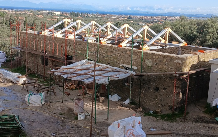 Σε εξέλιξη η αποκατάσταση του καθολικού της Ι.Μ. Παναγίας Οδηγήτριας στην Απόλπαινα Λευκάδας